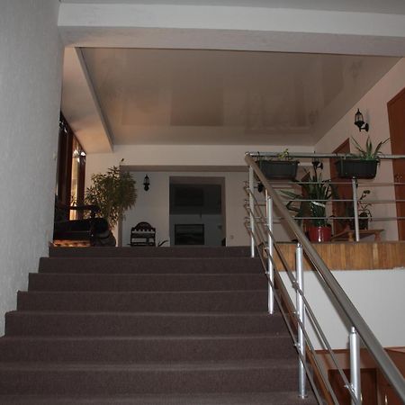 Berkana Hotel Almaty Esterno foto
