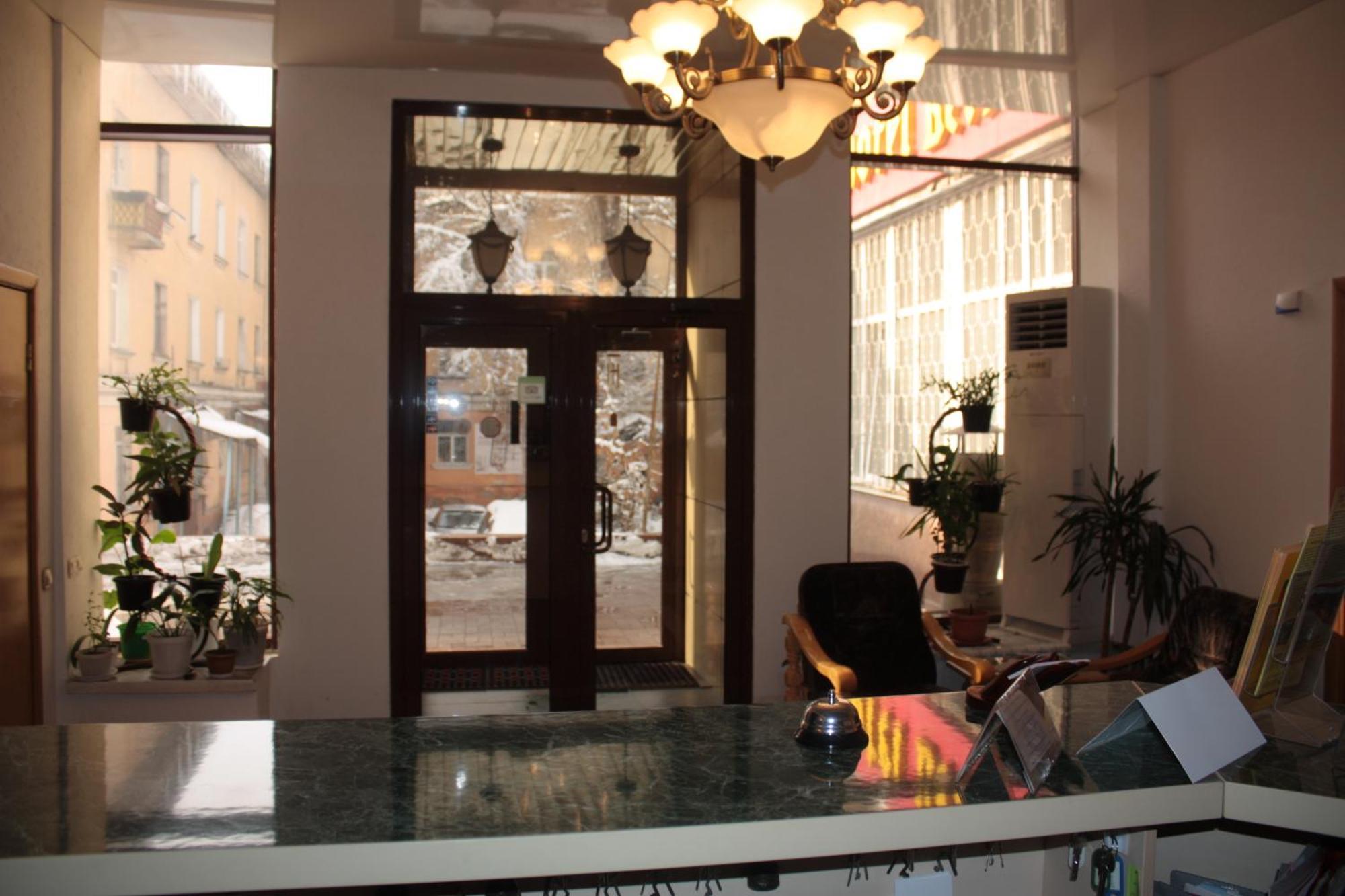 Berkana Hotel Almaty Esterno foto
