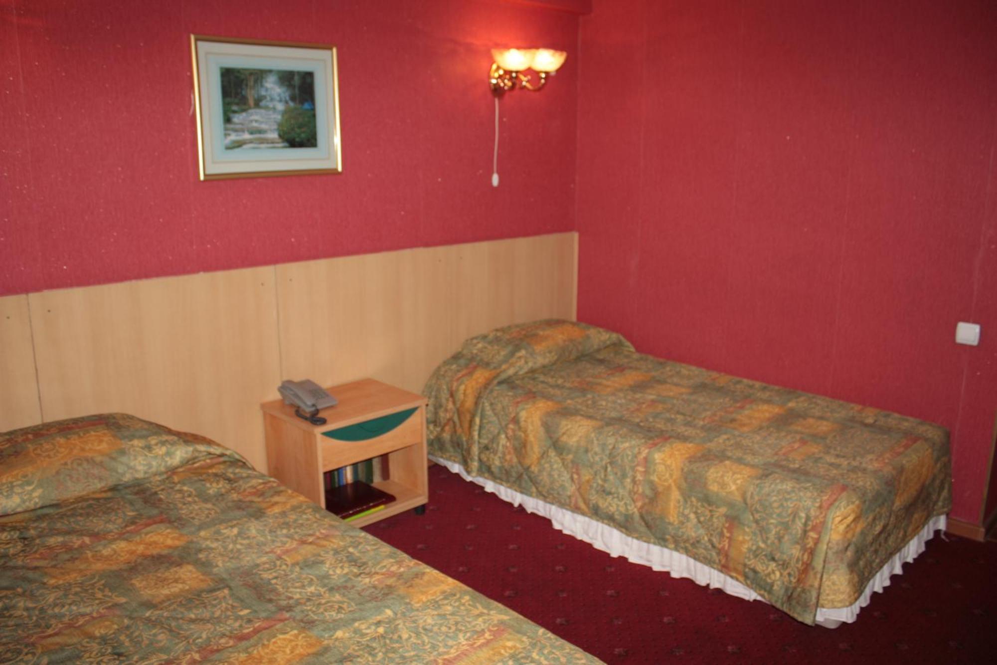 Berkana Hotel Almaty Esterno foto