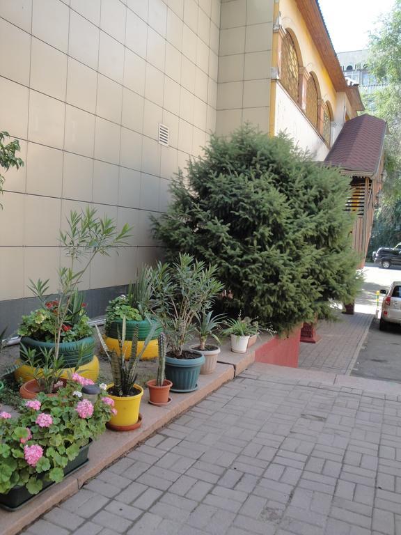 Berkana Hotel Almaty Esterno foto