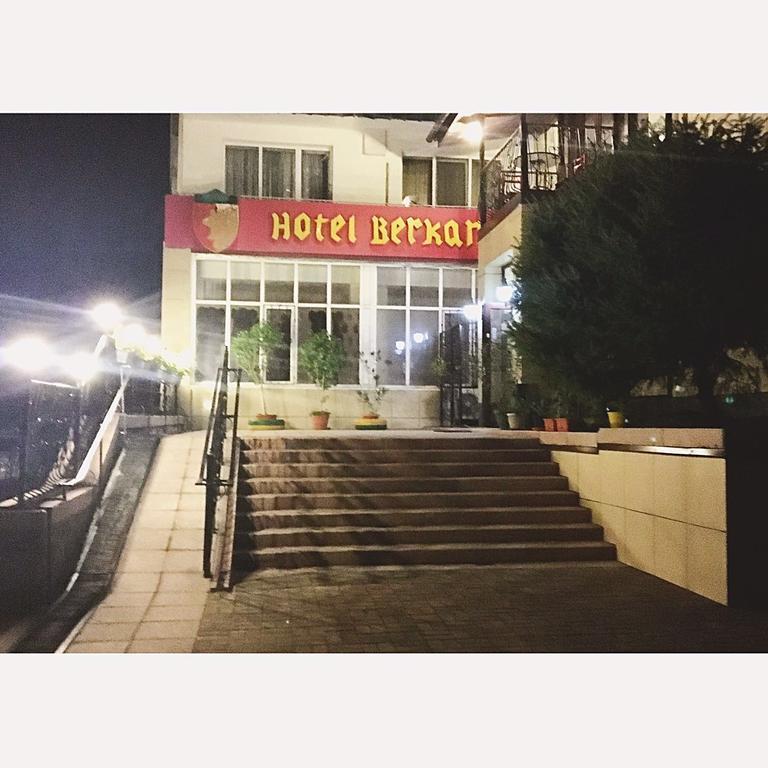 Berkana Hotel Almaty Esterno foto